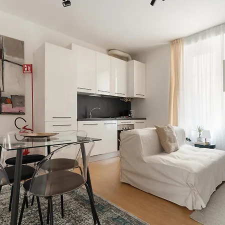 Porta Venezia - Castaldi - Bilocale Con Letto Soppalcato Daire Milano